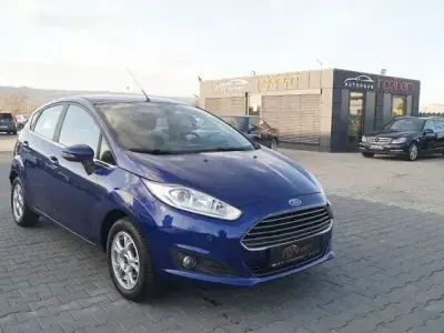 Usata Ford Fiesta Titanium 121 CV (88 kW) 2014 Blu Utilitaria