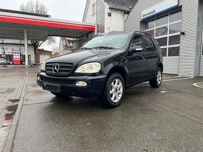 Second-hand Mercedes ML270 163 CP (119 kW) 2002 Negru SUV