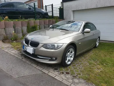 Gebraucht BMW 325 Cabriolet 218 PS (160 kW) 2011 Silber Cabrio
