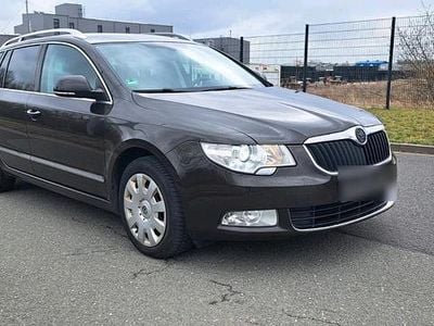 Gebraucht Skoda Superb 170 PS (125 kW) 2013 Braun Kombi