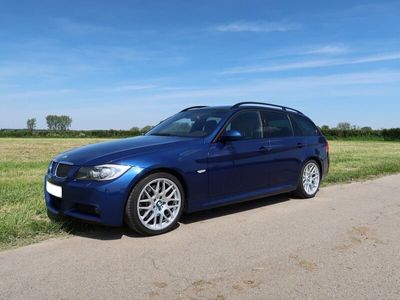 gebraucht BMW 330 i Touring - M-Paket - LeMans Blau