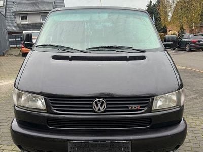 Gebraucht VW Multivan 151 PS (111 kW) 2022 Schwarz Van / Kleinbus