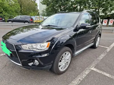 Gebraucht Mitsubishi Outlander Intense 177 PS (130 kW) 2012 Schwarz SUV
