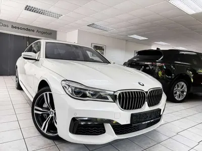 Gebraucht BMW 750L M Sport 400 PS (294 kW) 2016 Brillant weiss Limousine
