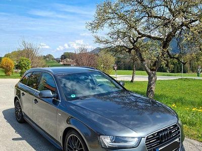 Używany Audi A4 S-Line 150 KM (110 kW) 2015 Szary Kombi