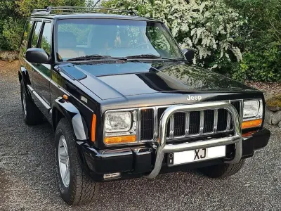 Gebraucht Jeep Cherokee Limited 173 PS (127 kW) 1999 Schwarz SUV
