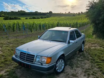 Gebraucht Mercedes E230 132 PS (97 kW) 1991 Silber Limousine