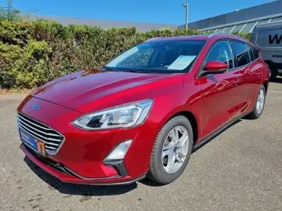 Gebraucht Ford Focus Cool & Connect 101 PS (74 kW) 2019 Rot Limousine