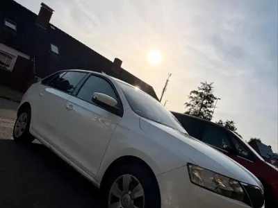 Gebraucht Skoda Rapid 90 PS (66 kW) 2016 Weiß Kleinwagen