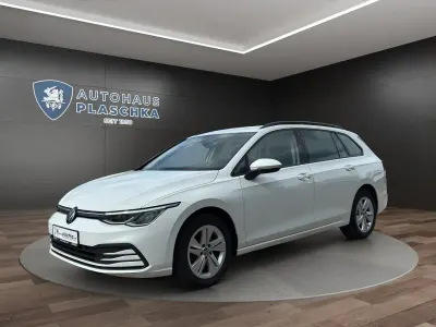 Gebraucht VW Golf VIII 116 PS (85 kW) 2022 Pure white (weiß) Kombi