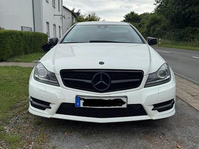 Weiß Gebraucht 2012 Mercedes C180 AMG Coupé | 9.200 €