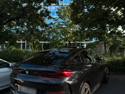 Gebraucht BMW X6 M50 M Sport 530 PS (389 kW) 2022 Schwarz SUV