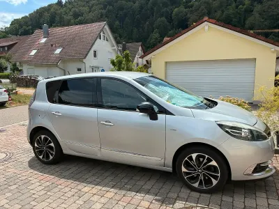 Gebraucht Renault Scénic III Bose Edition 135 PS (99 kW) 2014 Silber SUV