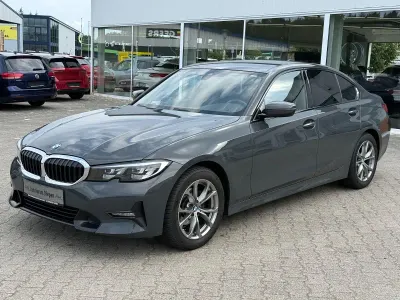 Gebraucht BMW 318 Sport Line 150 PS (110 kW) 2021 Grau Limousine
