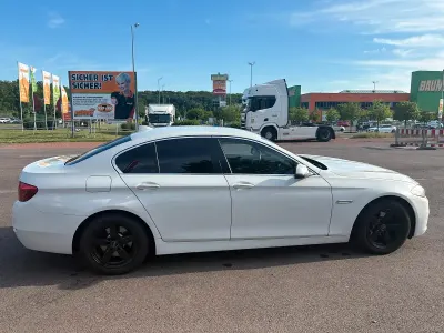 Gebraucht BMW 520 184 PS (135 kW) 2013 Weiß Limousine