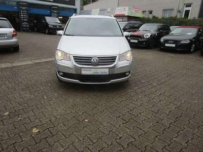 Reflexsilber Gebraucht 2009 VW Touran Highline Van / Kleinbus | 5.890 € (Etwas zu teuer)