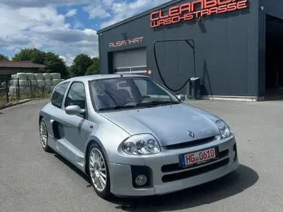 Gebraucht Renault Clio II 226 PS (166 kW) 2003 Silber Limousine