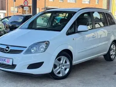 Gebraucht Opel Zafira Family 200 PS (147 kW) 2012 Weiß Van / Kleinbus