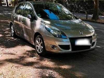 Gebraucht Renault Scénic III 110 PS (80 kW) 2010 Gold Van / Kleinbus