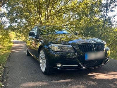 Gebraucht BMW 325 218 PS (160 kW) 2011 Schwarz Kombi