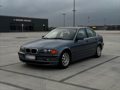 Usata BMW 320 Performance 150 CV (110 kW) 1998 Blu Berlina