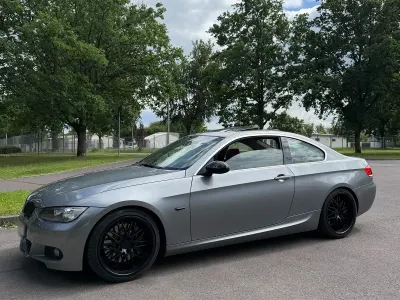 Gebraucht BMW 335 305 PS (224 kW) 2007 Grau Coupé