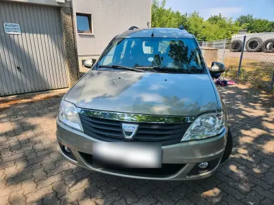 Gebraucht Dacia Logan 105 PS (77 kW) 2011 Gold Van / Kleinbus
