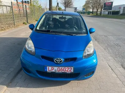 Second-hand Toyota Aygo 68 CP (50 kW) 2009 Albastru Hatchback