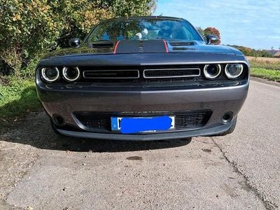 Grau Gebraucht 2015 Dodge Challenger Coupé | 22.100 € (Etwas zu teuer)