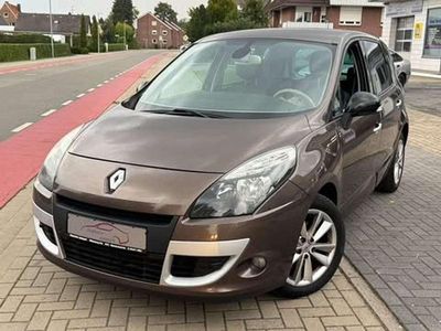 Gebraucht Renault Scénic III Luxe 131 PS (96 kW) 2012 Braun Van / Kleinbus