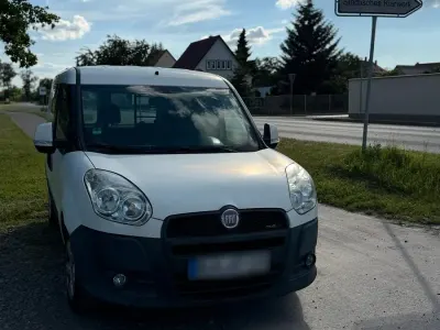 Gebraucht Fiat Doblò 95 PS (69 kW) 2009 Weiß Van / Kleinbus