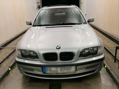 Gebraucht BMW 318 118 PS (86 kW) 1998 Silber Limousine