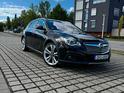 Gebraucht Opel Insignia Country Tourer 194 PS (142 kW) 2014 Braun Kombi