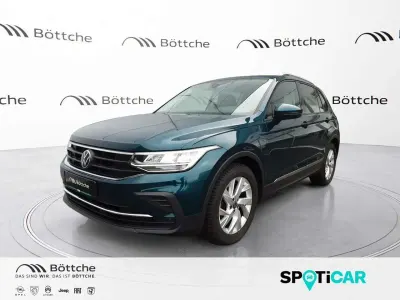 Gebraucht VW Tiguan Active 150 PS (110 kW) 2022 Nightshade blue SUV