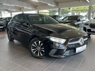 Gebraucht Mercedes A180 Business 116 PS (85 kW) 2023 Nachtschwarz Limousine