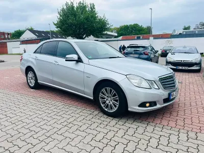 Gebraucht Mercedes E220 170 PS (125 kW) 2009 Silber Limousine