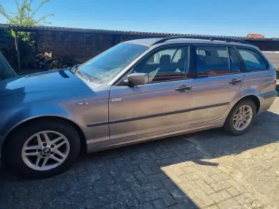 Gebraucht BMW 320 115 PS (84 kW) 2008 Silber Kombi