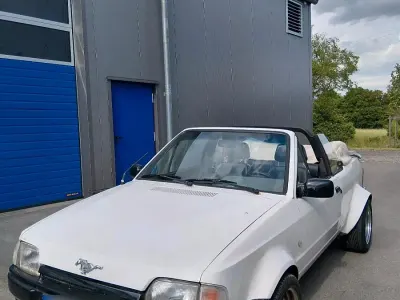 Gebraucht Ford Escort Cabriolet 76 PS (55 kW) 1988 Weiß Cabrio