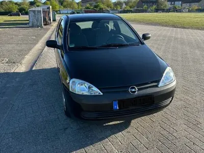 Używany Opel Corsa 75 KM (55 kW) 2002 Czarny Hatchback