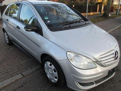 Gebraucht Mercedes B150 95 PS (69 kW) 2006 Silber Van / Kleinbus
