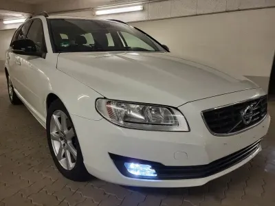 Gebraucht Volvo V70 Business Edition 181 PS (133 kW) 2015 Weiß Kombi