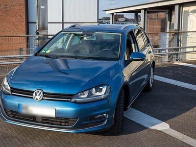 Gebraucht VW Golf VIII LOUNGE 150 PS (110 kW) 2025 Blau Kombi