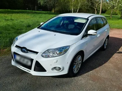 Gebraucht Ford Focus 140 PS (102 kW) 2012 Weiß Kombi