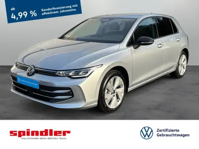 Używany VW Golf VIII 150 KM (110 kW) 2025 Srebrny Sedan/Limuzyna
