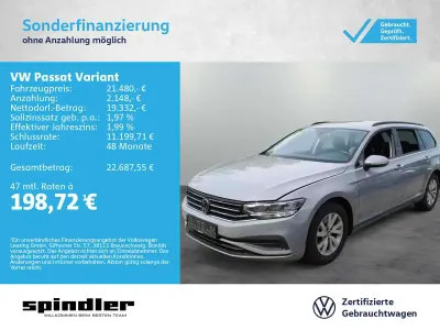 Gebraucht VW Passat Basis 150 PS (110 kW) 2023 Mondsteingrau Kombi