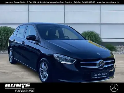 Używany Mercedes B200 Style 150 KM (110 kW) 2019 Czarny Minivan