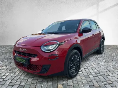 Gebraucht Fiat 600 Basis 101 PS (74 kW) 2025 Passione rot SUV