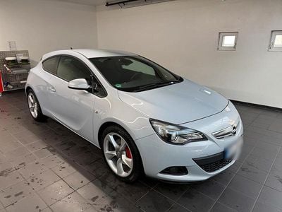Usata Opel Astra GTC 140 CV (102 kW) 2013 Argento Berlina