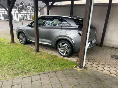 Grau Gebraucht 2022 Hyundai Nexo SUV | 21.000 € (Etwas zu teuer)