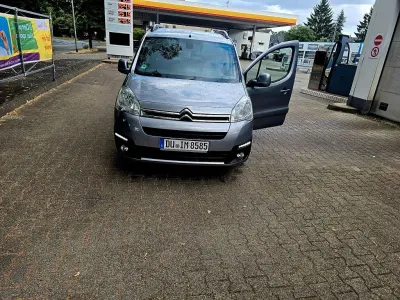 Gebraucht Citroën Berlingo PureTech 110 PS (80 kW) 2017 Silber Van / Kleinbus